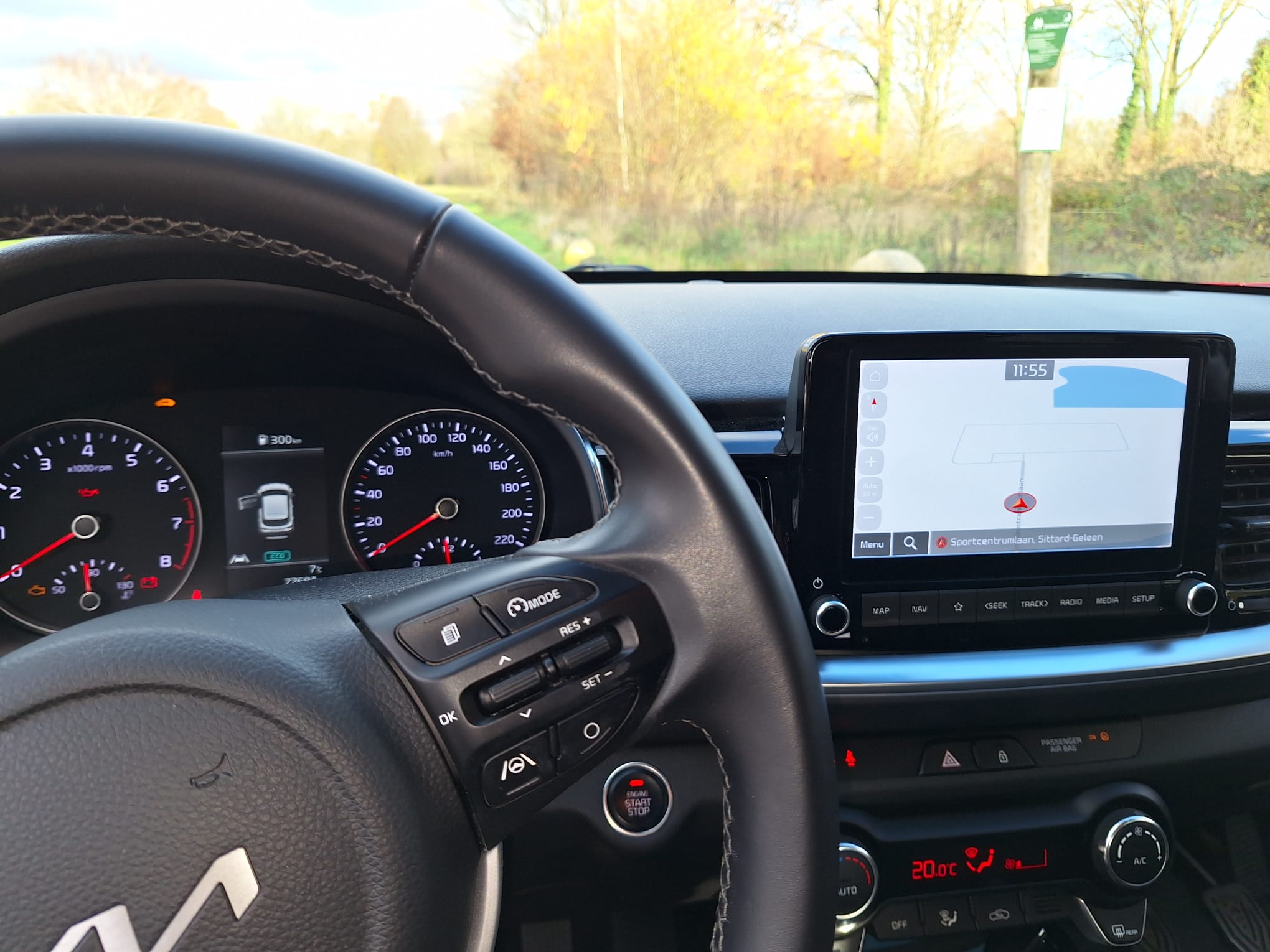 Autorijschool Peter Frissen lesauto interieur